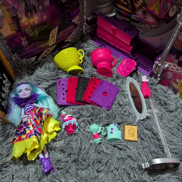 Ever after high doll house - Picture 3 of 6